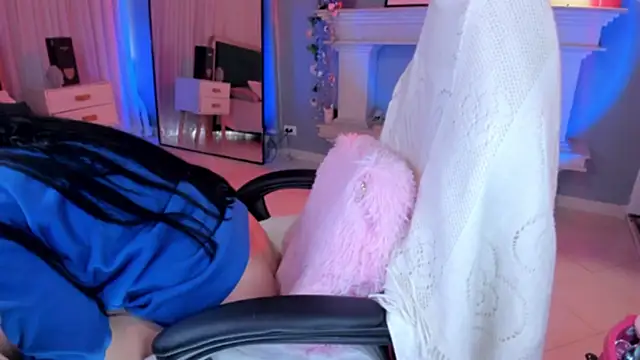 scarlet miller1 online show from March 15, 12:02 pm