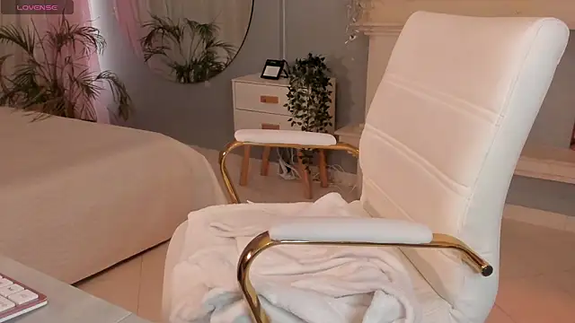 scarlet miller1 online show from November 21, 12:04 pm