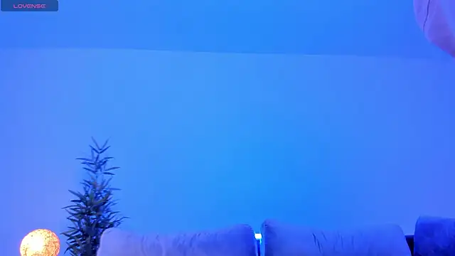 charlottewhitte online show from February 3, 11:09 am