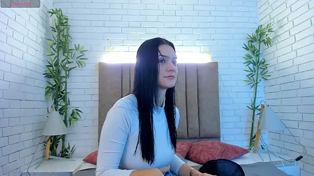 charlottewhitte online show from February 21, 11:22 am