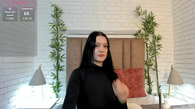 charlottewhitte online show from March 14, 1:02 pm