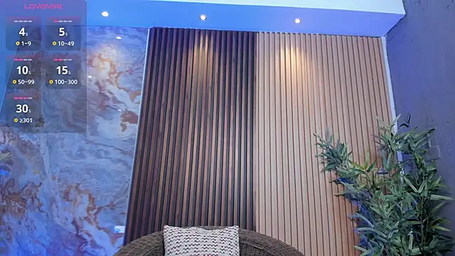 charlottewhitte online show from September 24, 11:46 am