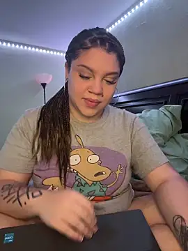 QueenNuttCollector online show from December 30, 1:58 am