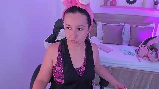 izaro22 online show from October 16, 1:23 pm