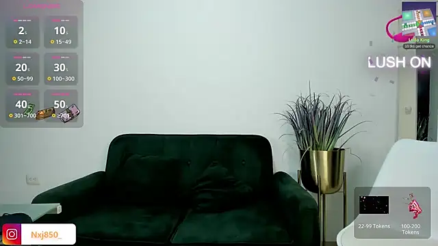 Snapshot of HOTBLACKANDWHITE2 chatting on January 13, 12:19 am HOTBLACKANDWHITE2 online show from January 13, 12:19 am