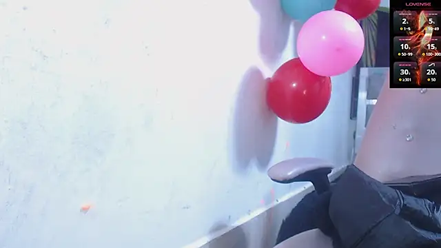 Snapshot of toxxxic_cams chatting on November 18, 2:17 am toxxxic cams online show from November 18, 2:17 am