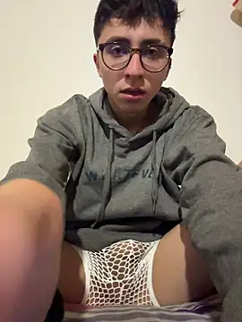 CamiRojas boy online show from November 10, 4:22 am