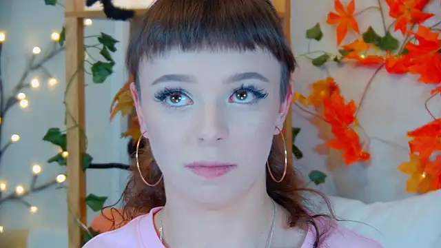 ElisabethDavis online show from October 11, 5:00 pm