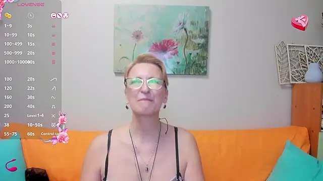 Snapshot of iamyourdream89 chatting on February 24, 7:09 pm iamyourdream89 online show from February 24, 7:09 pm