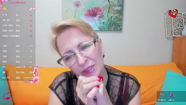 Snapshot of iamyourdream89 chatting on February 26, 1:30 pm iamyourdream89 online show from February 26, 1:30 pm