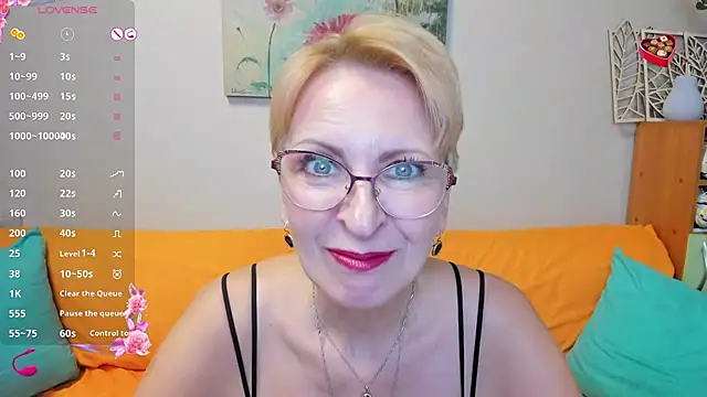 Snapshot of iamyourdream89 chatting on March 11, 9:04 pm iamyourdream89 online show from March 11, 9:04 pm