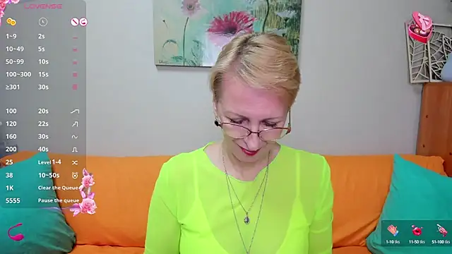 Snapshot of iamyourdream89 chatting on March 22, 6:25 pm iamyourdream89 online show from March 22, 6:25 pm