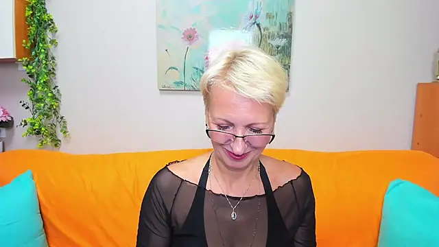 Snapshot of iamyourdream89 chatting on September 9, 9:42 am iamyourdream89 online show from September 9, 9:42 am