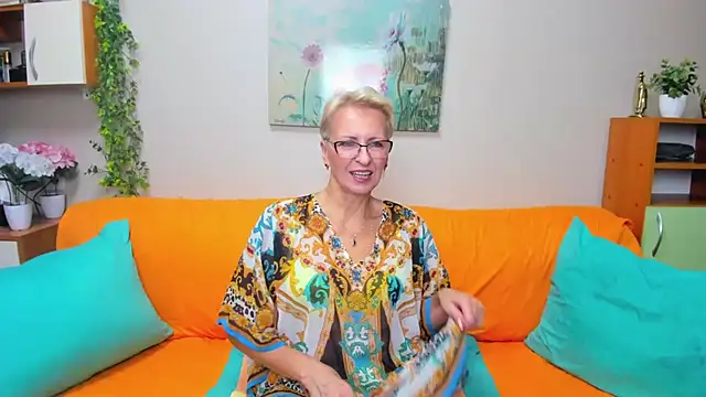 Snapshot of iamyourdream89 chatting on October 6, 1:30 pm iamyourdream89 online show from October 6, 1:30 pm