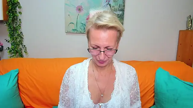 Snapshot of iamyourdream89 chatting on October 14, 7:14 pm iamyourdream89 online show from October 14, 7:14 pm