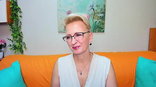 Snapshot of iamyourdream89 chatting on November 7, 11:32 am iamyourdream89 online show from November 7, 11:32 am