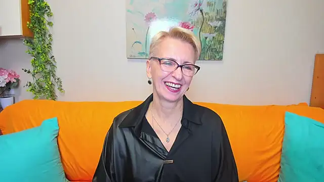 Snapshot of iamyourdream89 chatting on November 17, 2:34 pm iamyourdream89 online show from November 17, 2:34 pm