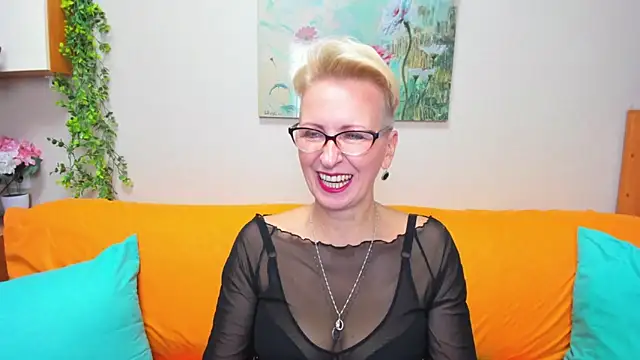 Snapshot of iamyourdream89 chatting on November 27, 12:51 pm iamyourdream89 online show from November 27, 12:51 pm