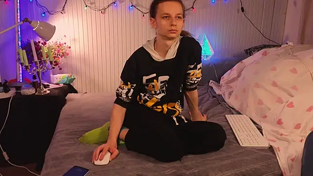 Frank Fraer online show from November 26, 6:20 pm