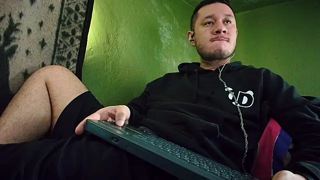 sweet cock28 online show from January 31, 3:33 pm