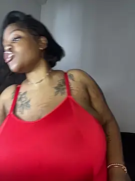 Snapshot of Yung-Missy chatting on December 25, 1:19 pm Yung-Missy online show from December 25, 1:19 pm