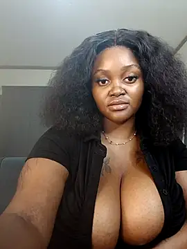 Snapshot of Yung-Missy chatting on November 23, 9:14 pm Yung-Missy online show from November 23, 9:14 pm