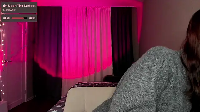 p1nkypaws online show from February 9, 8:45 pm