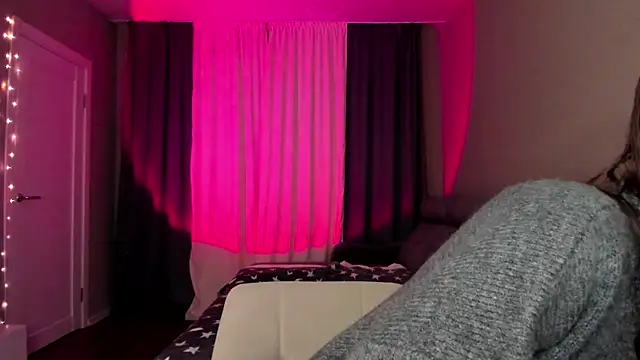 p1nkypaws online show from February 23, 9:59 pm