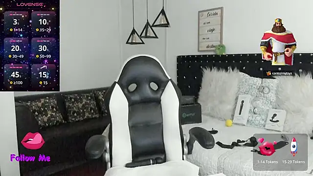 Snapshot of natasha_logan_ chatting on January 17, 11:06 am natasha logan online show from January 17, 11:06 am