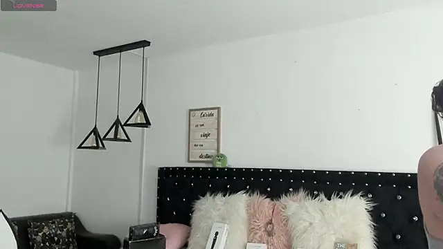 Snapshot of natasha_logan_ chatting on February 15, 4:03 am natasha logan online show from February 15, 4:03 am