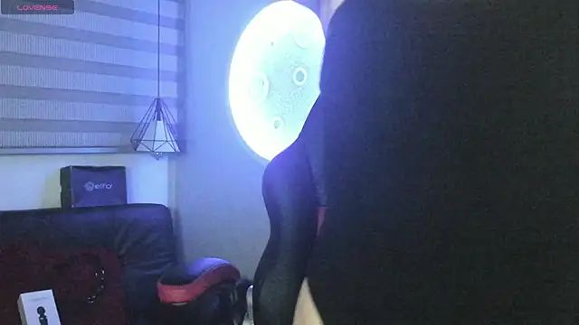 Snapshot of natasha_logan_ chatting on October 17, 4:04 am natasha logan online show from October 17, 4:04 am