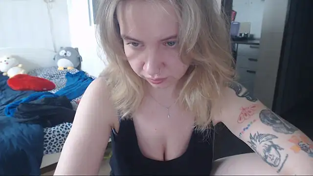 Snapshot of amanda_kiss_kiss chatting on February 6, 8:18 am amanda kiss kiss online show from February 6, 8:18 am