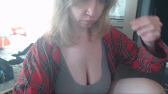 Snapshot of amanda_kiss_kiss chatting on February 28, 1:58 pm amanda kiss kiss online show from February 28, 1:58 pm