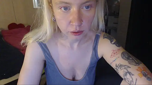 Snapshot of amanda_kiss_kiss chatting on October 26, 3:40 pm amanda kiss kiss online show from October 26, 3:40 pm