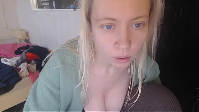 Snapshot of amanda_kiss_kiss chatting on November 28, 11:46 am amanda kiss kiss online show from November 28, 11:46 am