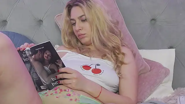 AvaBlue  online show from March 10, 10:15 am