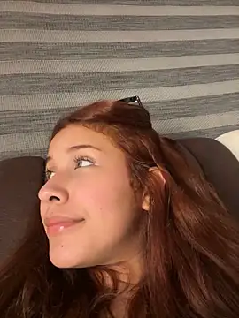 Snapshot of crystal_bunny7 chatting on February 22, 6:39 am crystal bunny7 online show from February 22, 6:39 am