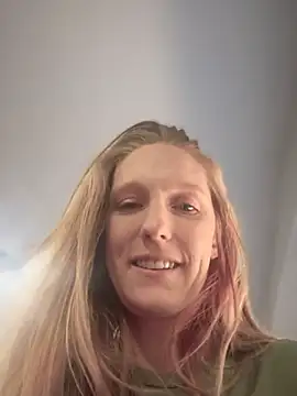 GoldenFlameGoddess online show from February 20, 10:26 pm