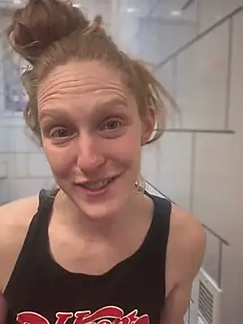 GoldenFlameGoddess online show from February 25, 11:33 pm