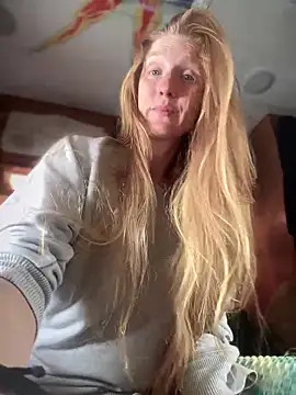 GoldenFlameGoddess online show from March 5, 9:48 pm