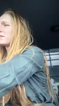 GoldenFlameGoddess online show from March 19, 9:16 pm