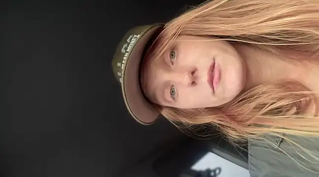 GoldenFlameGoddess online show from March 20, 12:19 am