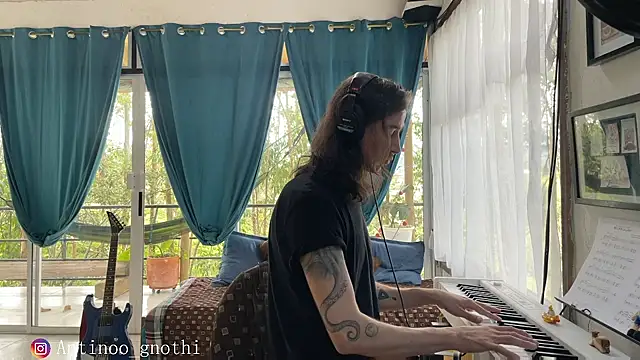 Antinoo Gnothi online show from December 1, 7:47 pm