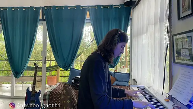 Antinoo Gnothi online show from December 7, 5:20 pm