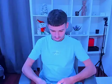 andboyfor6 online show from December 15, 8:24 pm