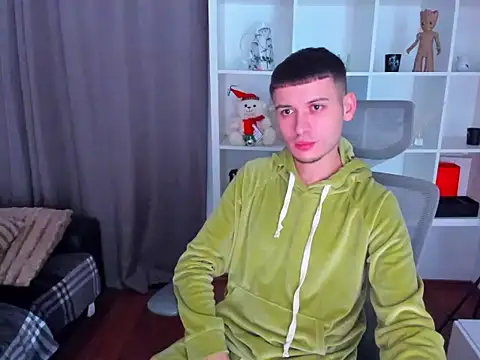 andboyfor6 online show from December 16, 8:52 am