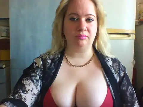 Snapshot of D_Marinna chatting on November 7, 9:31 am D Marinna online show from November 7, 9:31 am