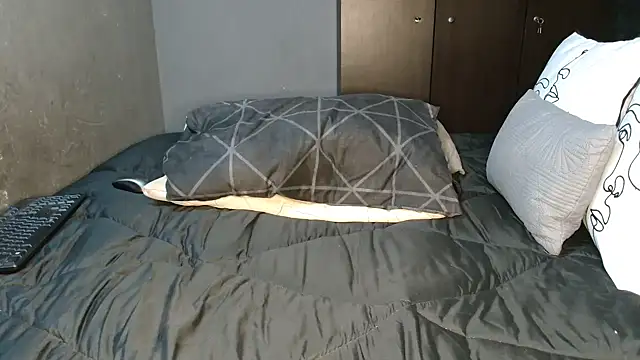 Snapshot of CURVEYDOLLXX chatting on February 22, 7:01 am CURVEYDOLLXX online show from February 22, 7:01 am