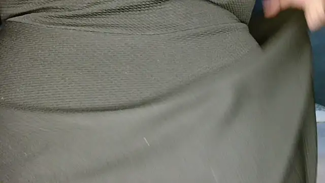 Snapshot of CURVEYDOLLXX chatting on December 18, 8:53 am CURVEYDOLLXX online show from December 18, 8:53 am