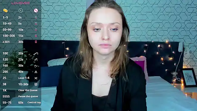 Linda Bryant online show from December 28, 4:08 am